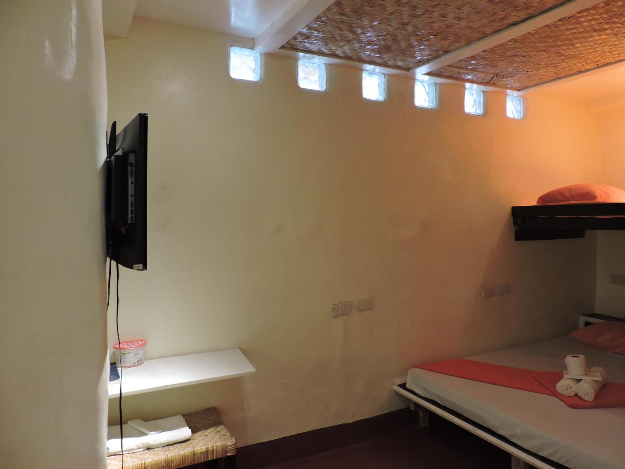 Orange Mangrove Pension House By Sms Hospitality Puerto Princesa Rom bilde