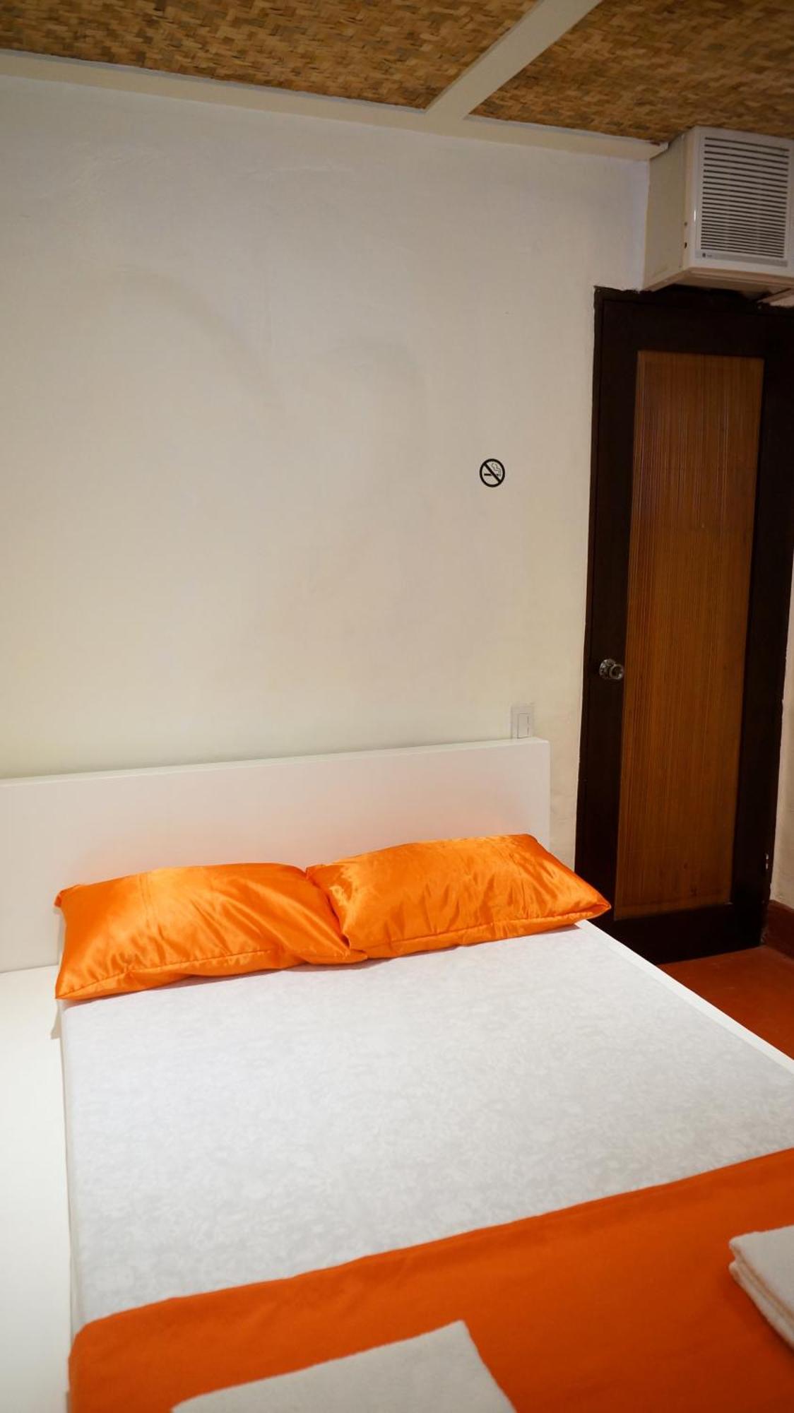 Orange Mangrove Pension House By Sms Hospitality Puerto Princesa Rom bilde